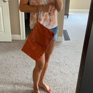 Guess large clutch